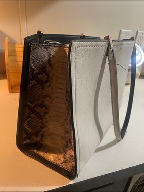 Very large Snake skin  White and Shoulder Tote Bag Calvin klein